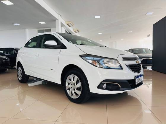 CHEVROLET ONIX 1.4 MPFI LT 8V FLEX 4P MANUAL CHEVROLET ONIX 1.4 MPFI LT 8V FLEX 4P MANUAL